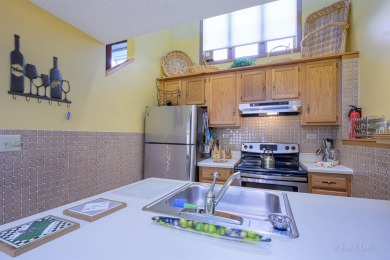 Beautifully appointed 2 bed, 2 bath end-unit Valleywood Golf on Eagle Ridge Inn and Resort in Illinois - for sale on GolfHomes.com, golf home, golf lot
