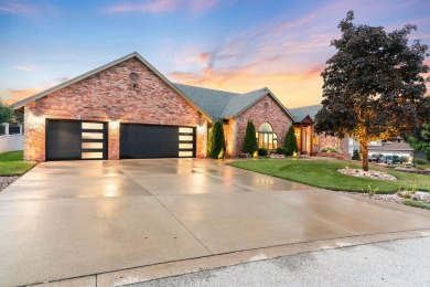 Welcome to 4807 Rolling Hills. This almost 3,700 sq ft home on Fremont Hills Country Club in Missouri - for sale on GolfHomes.com, golf home, golf lot