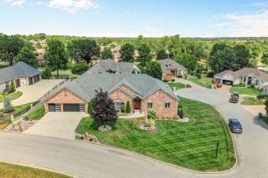 Welcome to 4807 Rolling Hills. This almost 3,700 sq ft home on Fremont Hills Country Club in Missouri - for sale on GolfHomes.com, golf home, golf lot