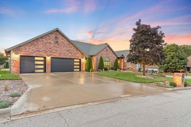 Welcome to 4807 Rolling Hills. This almost 3,700 sq ft home on Fremont Hills Country Club in Missouri - for sale on GolfHomes.com, golf home, golf lot