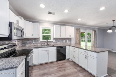 Beautifully updated home on the golf course!    Very clean and on Jackson National Golf Club in Tennessee - for sale on GolfHomes.com, golf home, golf lot