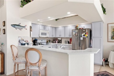 Worthington CC End unit carriage home with one car garage on Worthington Country Club in Florida - for sale on GolfHomes.com, golf home, golf lot