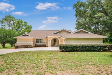 Wonderful 3 bedroom 2 bath pool home in the desirable community on Citrus Hills Golf Club in Florida - for sale on GolfHomes.com, golf home, golf lot