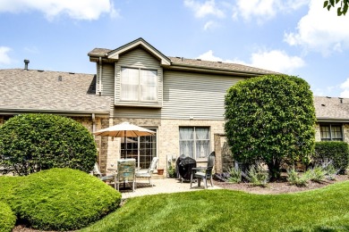 Wonderful quality built Gallagher and Henry townhome nestled in on Ruffled Feathers Golf Club in Illinois - for sale on GolfHomes.com, golf home, golf lot