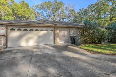 New in Killearn Estates! Lovely 1 story screen enclosed POOL on Killearn Country Club and Inn in Florida - for sale on GolfHomes.com, golf home, golf lot