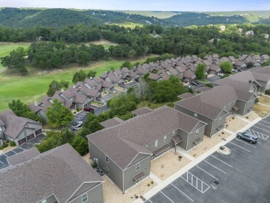Spacious 3-Bedroom Walk-In Level Golf View Vacation Home - All on Ledgestone Country Club and Golf Course in Missouri - for sale on GolfHomes.com, golf home, golf lot