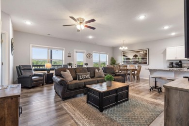 Spacious 3-Bedroom Walk-In Level Golf View Vacation Home - All on Ledgestone Country Club and Golf Course in Missouri - for sale on GolfHomes.com, golf home, golf lot