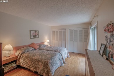 Nicely located single level condo located on the 10th tee of the on Michelbook Country Club in Oregon - for sale on GolfHomes.com, golf home, golf lot