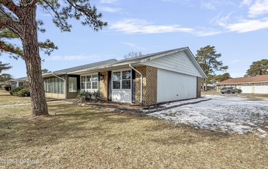 Welcome to this spacious 2 BD/1 BA attached End Unit (Cambridge on Leisure Village West Assoc. in New Jersey - for sale on GolfHomes.com, golf home, golf lot
