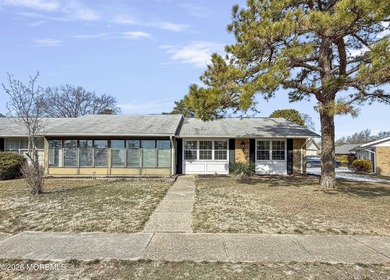 Welcome to this spacious 2 BD/1 BA attached End Unit (Cambridge on Leisure Village West Assoc. in New Jersey - for sale on GolfHomes.com, golf home, golf lot