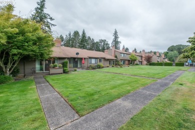 Nicely located single level condo located on the 10th tee of the on Michelbook Country Club in Oregon - for sale on GolfHomes.com, golf home, golf lot