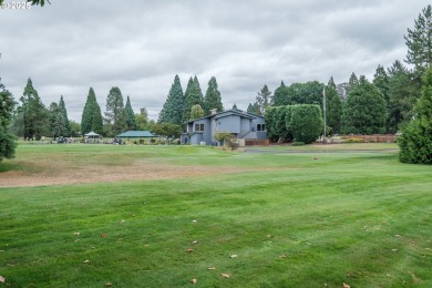 Nicely located single level condo located on the 10th tee of the on Michelbook Country Club in Oregon - for sale on GolfHomes.com, golf home, golf lot