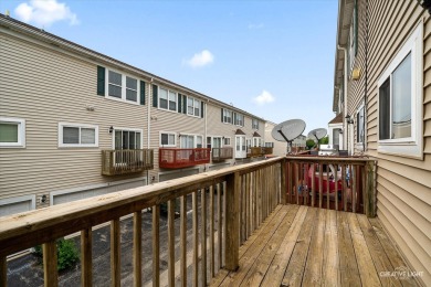 Live easy in this neat and clean condo in popular Orchard Valley on Orchard Valley Golf Course in Illinois - for sale on GolfHomes.com, golf home, golf lot