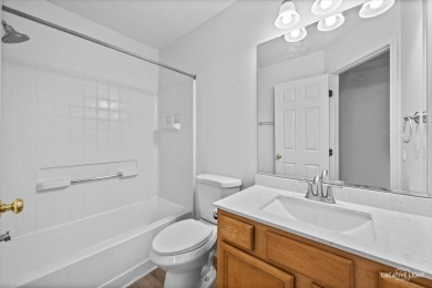 Live easy in this neat and clean condo in popular Orchard Valley on Orchard Valley Golf Course in Illinois - for sale on GolfHomes.com, golf home, golf lot