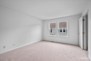 Live easy in this neat and clean condo in popular Orchard Valley on Orchard Valley Golf Course in Illinois - for sale on GolfHomes.com, golf home, golf lot