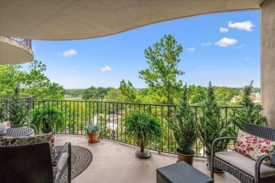 Beautifully updated 1 bedroom, 1 bath condo in Fairway Towers on Chickasaw Country Club in Tennessee - for sale on GolfHomes.com, golf home, golf lot