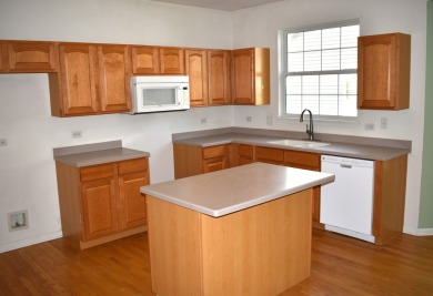 3 bedroom, 3 bath Ranch in Carillon Lakes!  This home is located on Carillon Lakes 3 Hole Course in Illinois - for sale on GolfHomes.com, golf home, golf lot