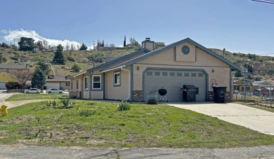 Perfect family home! This 3 bedroom, 2 bath, singles story home on Lake Elizabeth Golf and Ranch Club in California - for sale on GolfHomes.com, golf home, golf lot
