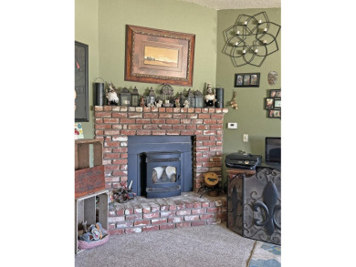Perfect family home! This 3 bedroom, 2 bath, singles story home on Lake Elizabeth Golf and Ranch Club in California - for sale on GolfHomes.com, golf home, golf lot