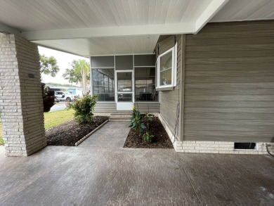 355 Putter Circle 2 bedroom 2 bath, 1344 SQ FT listed for $139 on Lake Henry Golf Club in Florida - for sale on GolfHomes.com, golf home, golf lot