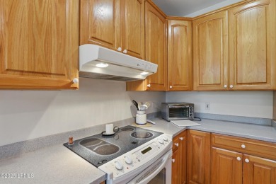 Priced to sell! 2217 sq foot well-maintained 3BD 2.5 BA + on Moss Creek Golf Club in South Carolina - for sale on GolfHomes.com, golf home, golf lot