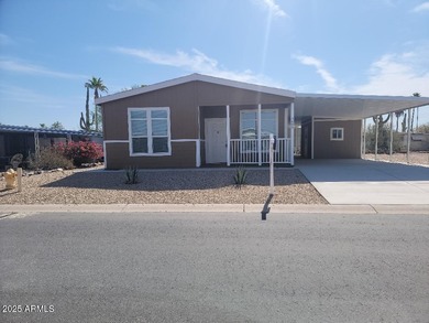 This is a beautiful new build 3 bedroom 2 bath home. Laminate on 3 Parks Fairways in Arizona - for sale on GolfHomes.com, golf home, golf lot