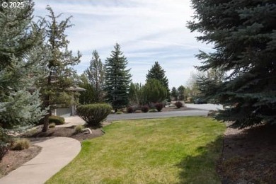 **Eaglecrest Living at Its Finest!** Located in the prestigious on Eagle Crest Golf Resort - Ridge Course in Oregon - for sale on GolfHomes.com, golf home, golf lot