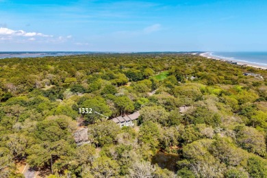 This beautifully updated end-unit 3BR/3BA Fairway Oaks villa on Kiawah Island Resort - Cougar Point in South Carolina - for sale on GolfHomes.com, golf home, golf lot