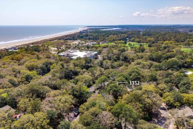 This beautifully updated end-unit 3BR/3BA Fairway Oaks villa on Kiawah Island Resort - Cougar Point in South Carolina - for sale on GolfHomes.com, golf home, golf lot