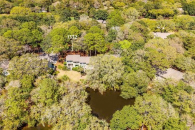 This beautifully updated end-unit 3BR/3BA Fairway Oaks villa on Kiawah Island Resort - Cougar Point in South Carolina - for sale on GolfHomes.com, golf home, golf lot