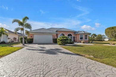 Beautiful 3 bed, 2 bath, 2 car garage , solar heated SALTWATER on Deep Creek Golf Club in Florida - for sale on GolfHomes.com, golf home, golf lot