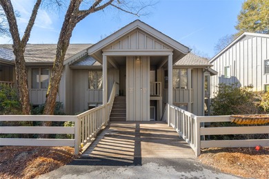 This 2 bedroom, 2 bath condo in Chestnut Cove at Highlands Falls on Highlands Falls Country Club in North Carolina - for sale on GolfHomes.com, golf home, golf lot
