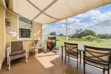 Welcome to the Florida lifestyle in this 3 Bedroom, 2 Bath, 2 on Meadow Oaks Golf and Country Club in Florida - for sale on GolfHomes.com, golf home, golf lot