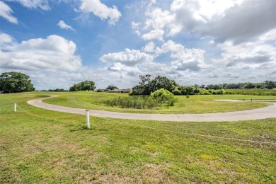 Welcome to the Florida lifestyle in this 3 Bedroom, 2 Bath, 2 on Meadow Oaks Golf and Country Club in Florida - for sale on GolfHomes.com, golf home, golf lot