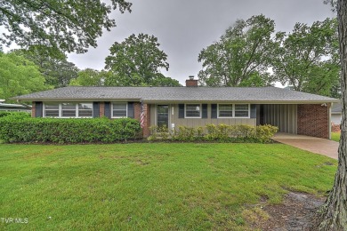 BRICK RANCH IN RIDGEFIELDS!  Sitting on a nice half-acre lot on Ridgefields Country Club, Inc. in Tennessee - for sale on GolfHomes.com, golf home, golf lot