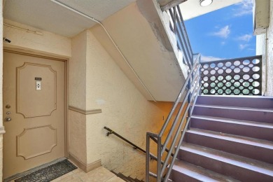 Spacious 2 bed, 2 bath condo with a private balcony and golf on Inverrary Country Club in Florida - for sale on GolfHomes.com, golf home, golf lot