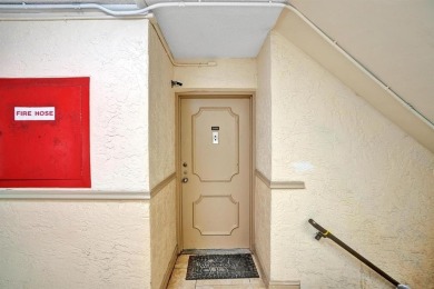 Spacious 2 bed, 2 bath condo with a private balcony and golf on Inverrary Country Club in Florida - for sale on GolfHomes.com, golf home, golf lot