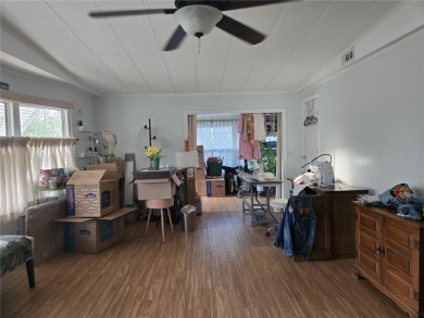 2-Bedroom, 2 Bath home located in the PET FRIENDLY area of on Zellwood Station Country Club in Florida - for sale on GolfHomes.com, golf home, golf lot