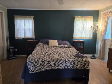 2-Bedroom, 2 Bath home located in the PET FRIENDLY area of on Zellwood Station Country Club in Florida - for sale on GolfHomes.com, golf home, golf lot