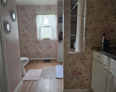 2-Bedroom, 2 Bath home located in the PET FRIENDLY area of on Zellwood Station Country Club in Florida - for sale on GolfHomes.com, golf home, golf lot