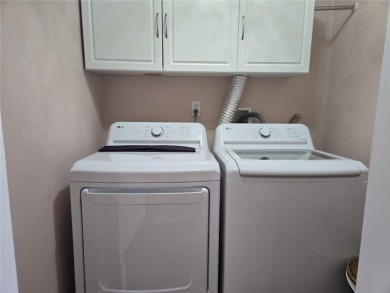 2-Bedroom, 2 Bath home located in the PET FRIENDLY area of on Zellwood Station Country Club in Florida - for sale on GolfHomes.com, golf home, golf lot