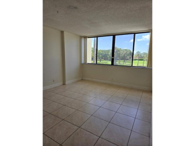 Spacious 2 bed, 2 bath condo with a private balcony and golf on Inverrary Country Club in Florida - for sale on GolfHomes.com, golf home, golf lot