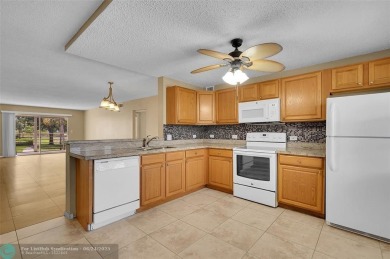 Priced To Sell, Beautiful, Large & Updated. 2 Bed 2 Bath in on  in Florida - for sale on GolfHomes.com, golf home, golf lot