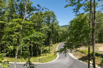 Situated in the desirable Highlands-Cashiers plateau region of on Natures Walk At Chinquapin in North Carolina - for sale on GolfHomes.com, golf home, golf lot