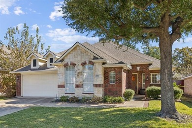 Step into comfort and convenience in this beautifully maintained on Woodbridge Golf Club in Texas - for sale on GolfHomes.com, golf home, golf lot