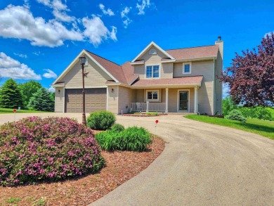 If you have always dreamed about owning a home on a golf course on Lake Carroll Golf Course in Illinois - for sale on GolfHomes.com, golf home, golf lot