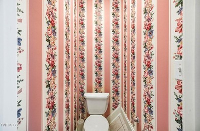 RARE 5,400 SQ FT ESTATE ON 1.3 UNRESTRICTED ACRES This isn't on Country Club of Bristol in Tennessee - for sale on GolfHomes.com, golf home, golf lot