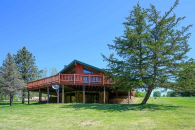 Welcome to the golf lodge! Rustic 4 bed, 2 bath Galena Territory on Eagle Ridge Inn and Resort in Illinois - for sale on GolfHomes.com, golf home, golf lot
