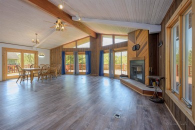 Welcome to the golf lodge! Rustic 4 bed, 2 bath Galena Territory on Eagle Ridge Inn and Resort in Illinois - for sale on GolfHomes.com, golf home, golf lot