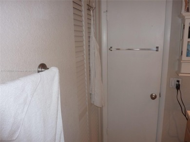 Stunning 1 bed, 1.5 bath, 1st-floor unit in 55+ community! on Sunrise Lakes Phase IV Golf Course in Florida - for sale on GolfHomes.com, golf home, golf lot